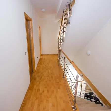 Big View Villa *